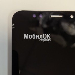 Дисплей для Xiaomi Redmi 5 Plus черный, с тачскрином УЦЕНКА Скол сверху